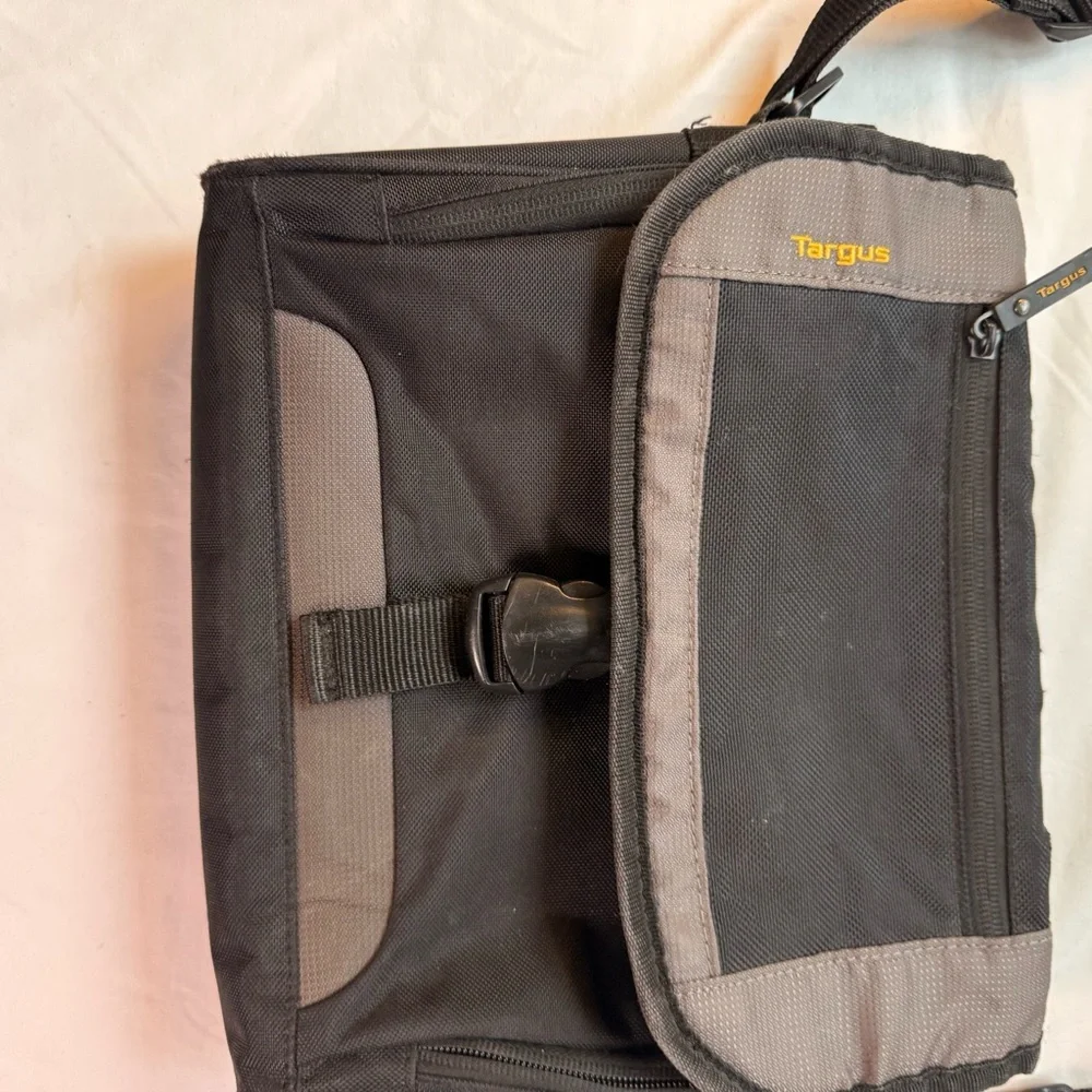 Targus Black and Gray Laptop Bag